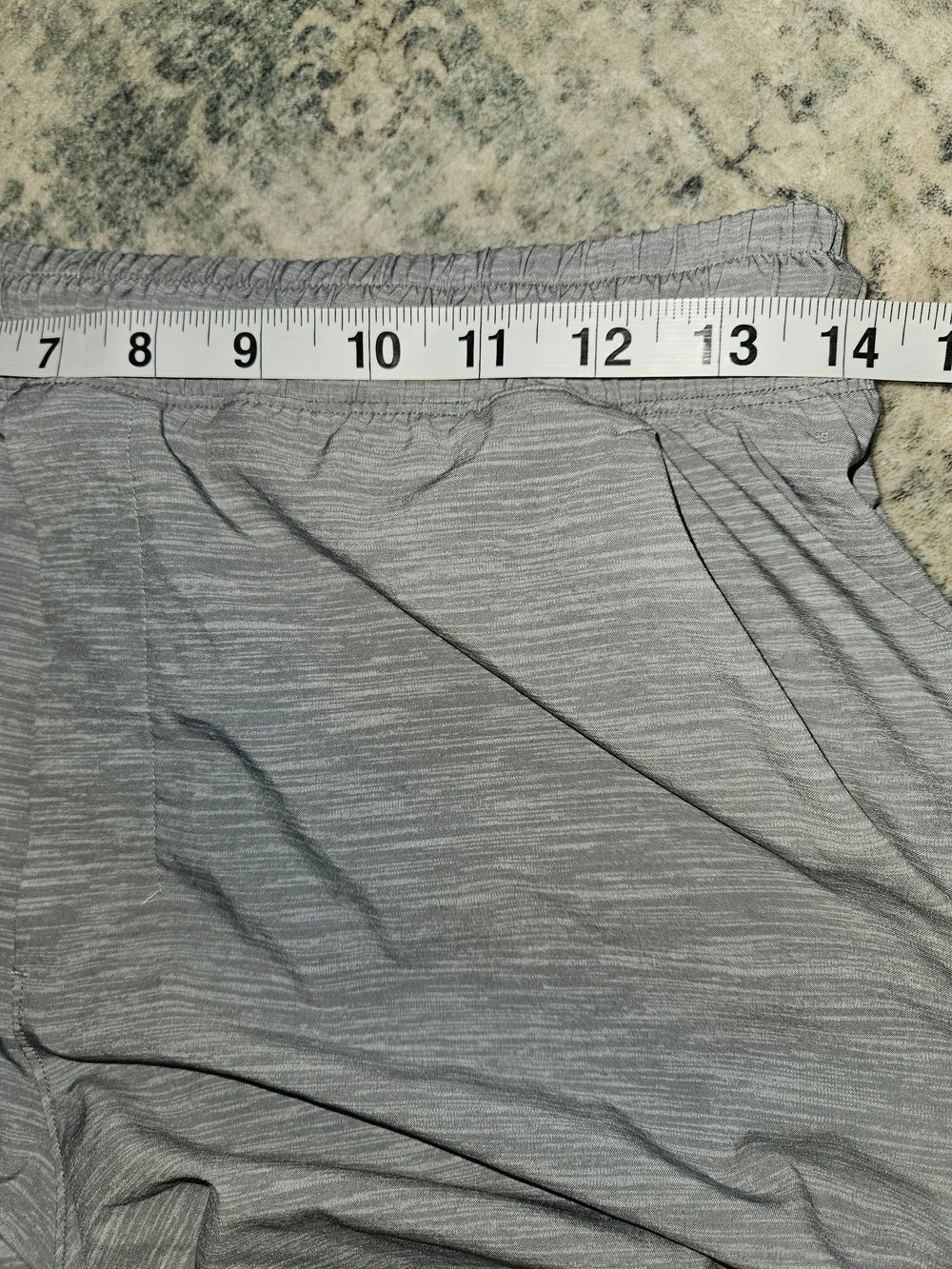 Lululemon Shorts Men's Medium Heathered Gray Athletic 9 Inch Inseam Gym Workout
